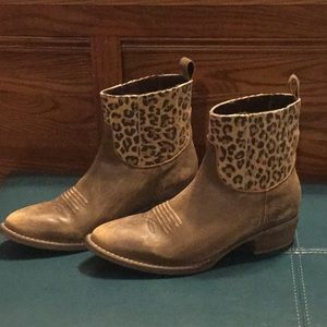 Volatile “Braya” leather ankle boot